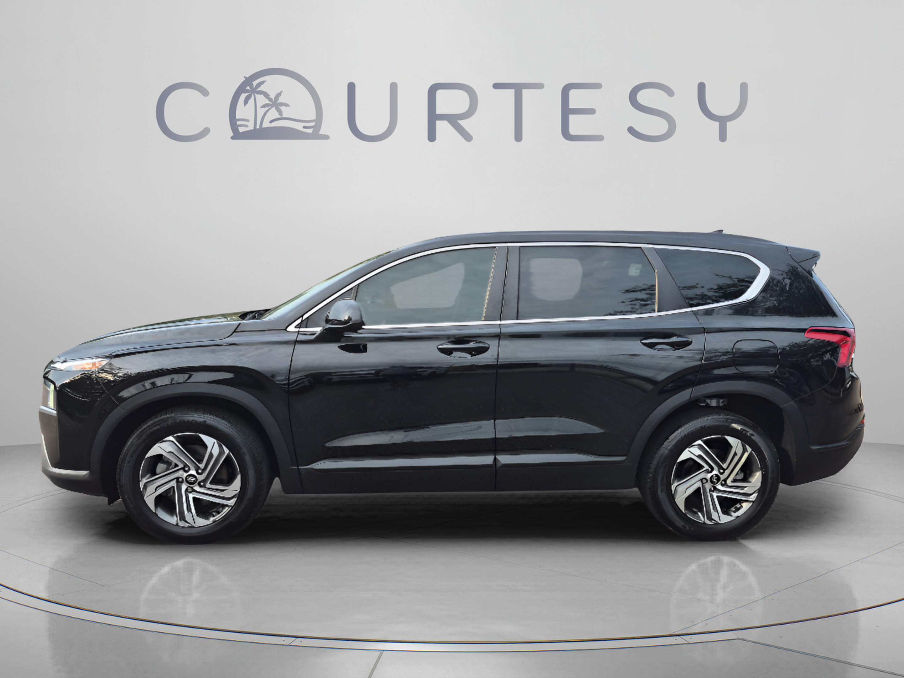 Certified 2023 Hyundai Santa Fe SE FWD image 2