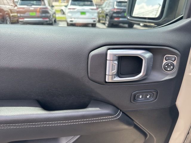 Used 2022 Jeep Wrangler Unlimited Sahara w/ Cold Weather Group image 14