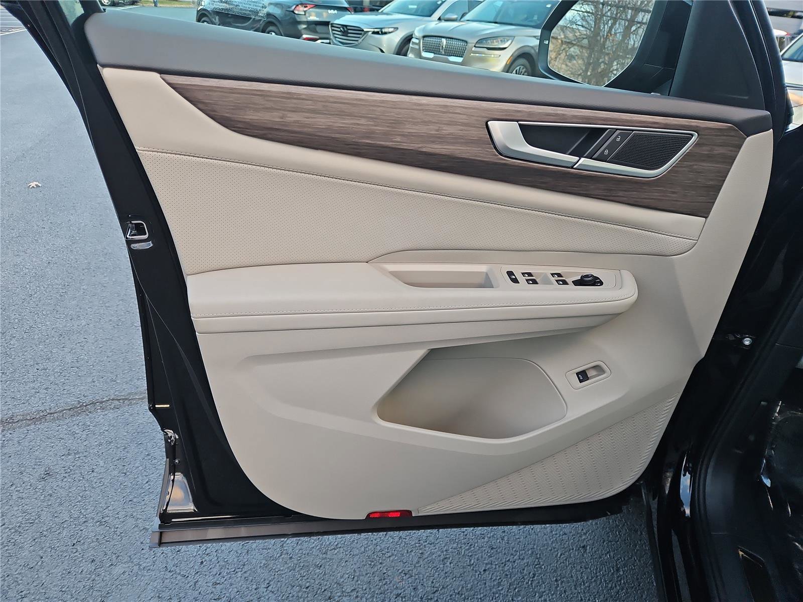 New 2026 Volkswagen Atlas SEL image 11