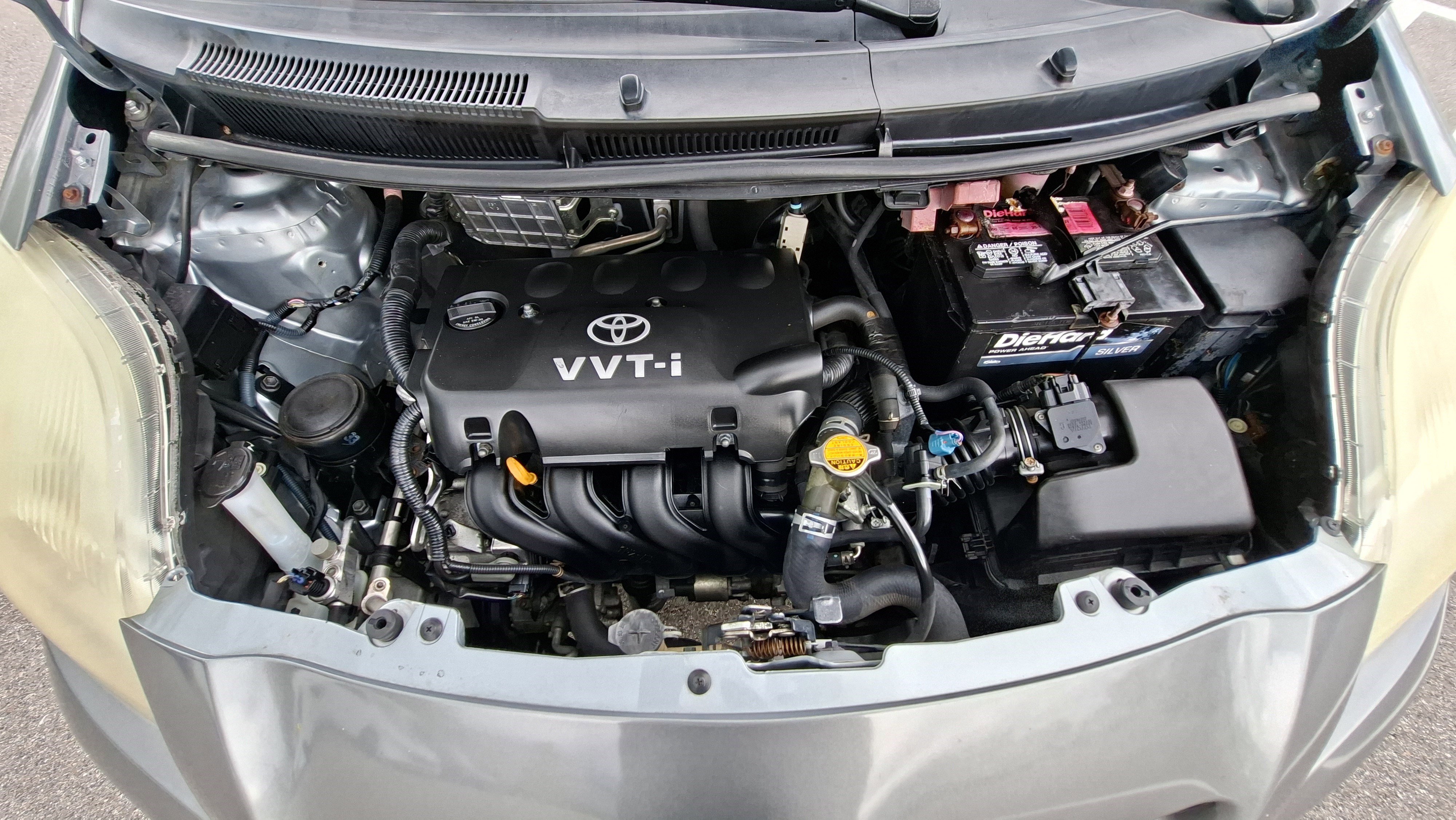 Used 2009 Toyota Yaris 2-Door Hatchback FWD image 21