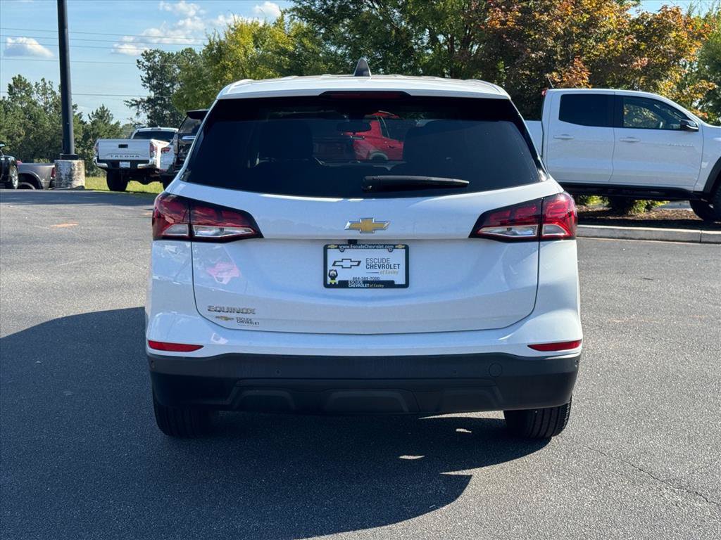 Used 2024 Chevrolet Equinox LS w/ LS Convenience Package FWD image 4