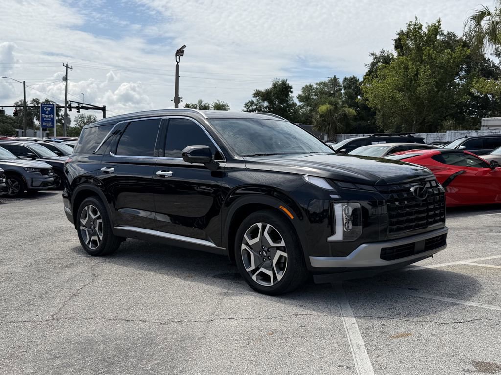 Used 2024 Hyundai Palisade SEL w/ Premium Package FWD image 2