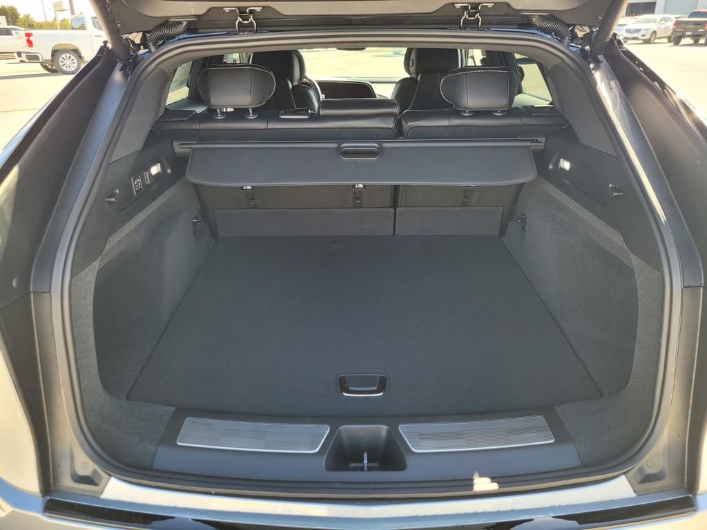 New 2026 Cadillac Lyriq V image 7