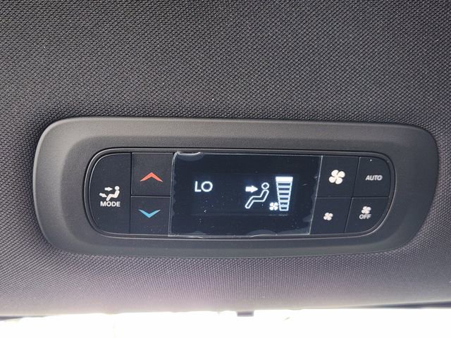 New 2026 Chrysler Pacifica Select AWD/4WD image 23