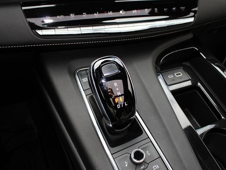 Used 2024 Cadillac Escalade Sport w/ LPO, ONYX Package image 41