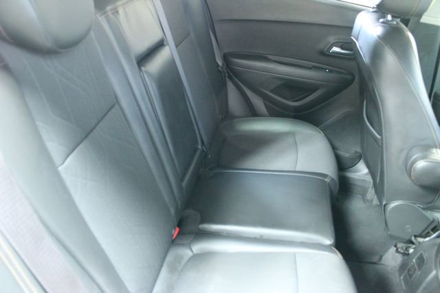 Used 2018 Chevrolet Trax LT w/ LT Convenience Package image 9