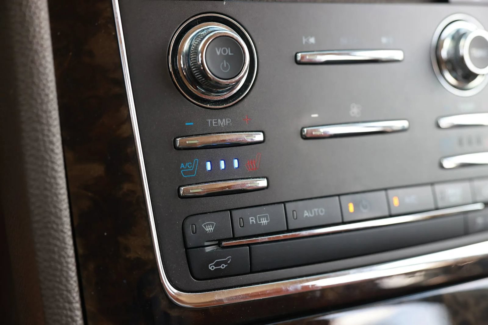 Used 2015 Lincoln Navigator L 2WD image 34