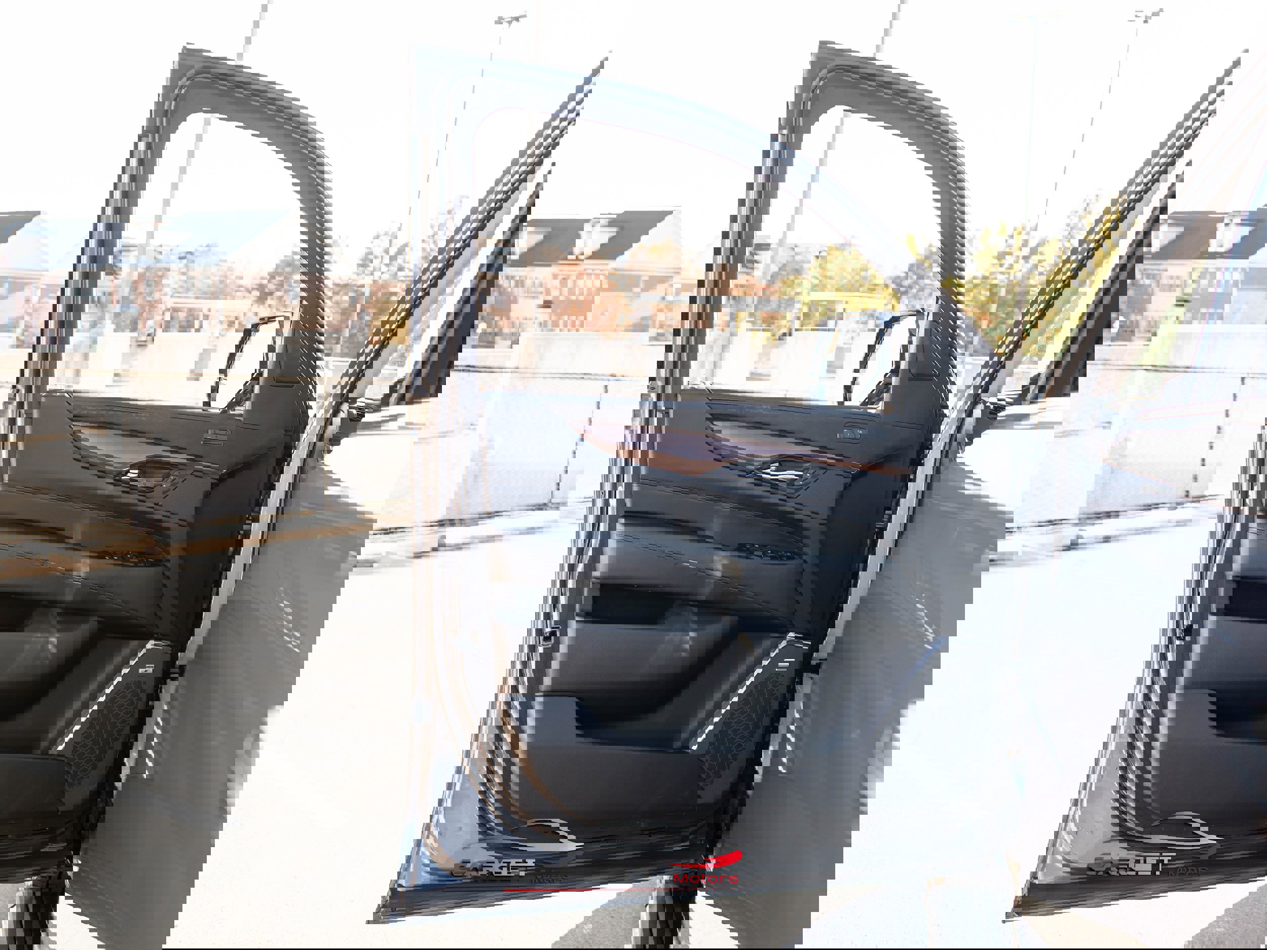 Used 2020 Cadillac Escalade Premium Luxury image 41