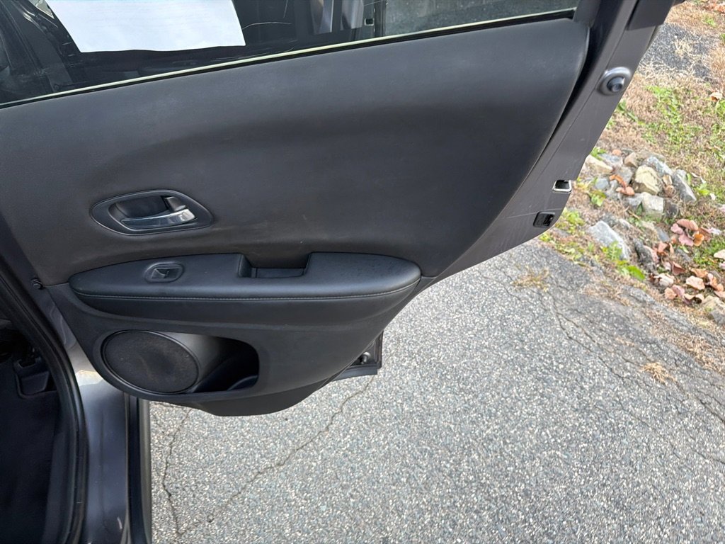 Used 2018 Honda HR-V LX image 32