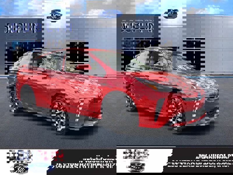 Used 2022 Toyota Prius XLE image 1