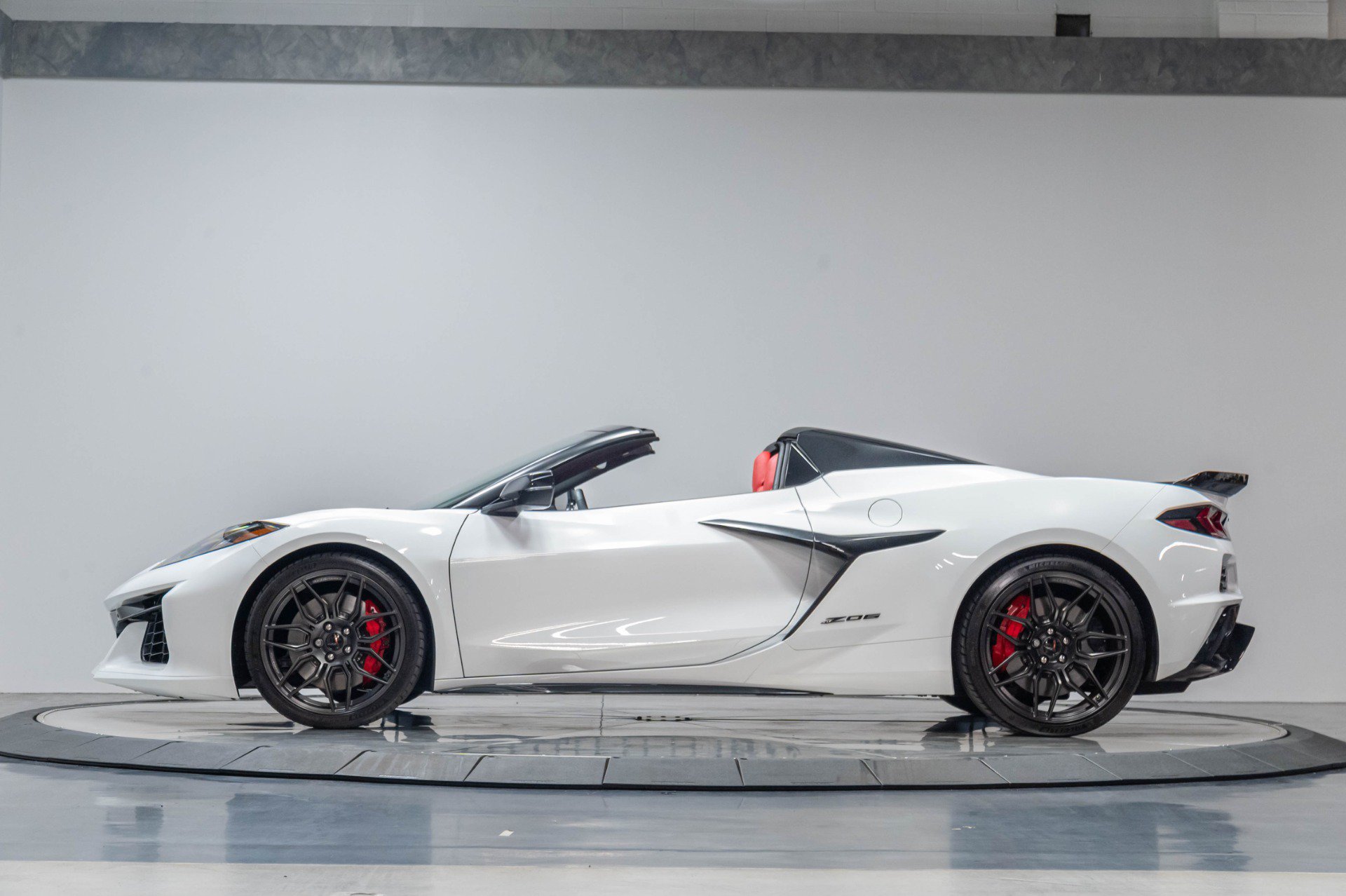 Used 2023 Chevrolet Corvette Z06 RWD image 44