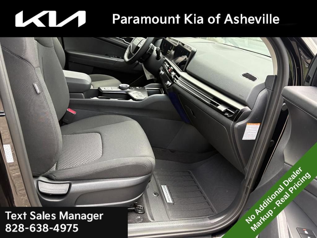 New 2026 Kia Sportage LX FWD image 16