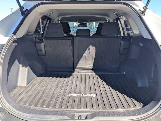 Certified 2020 Toyota RAV4 LE FWD image 14