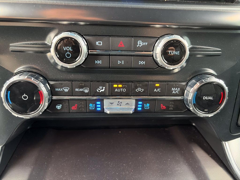 Used 2025 Ford F150 Platinum w/ FX4 Off-Road Package AWD/4WD image 31