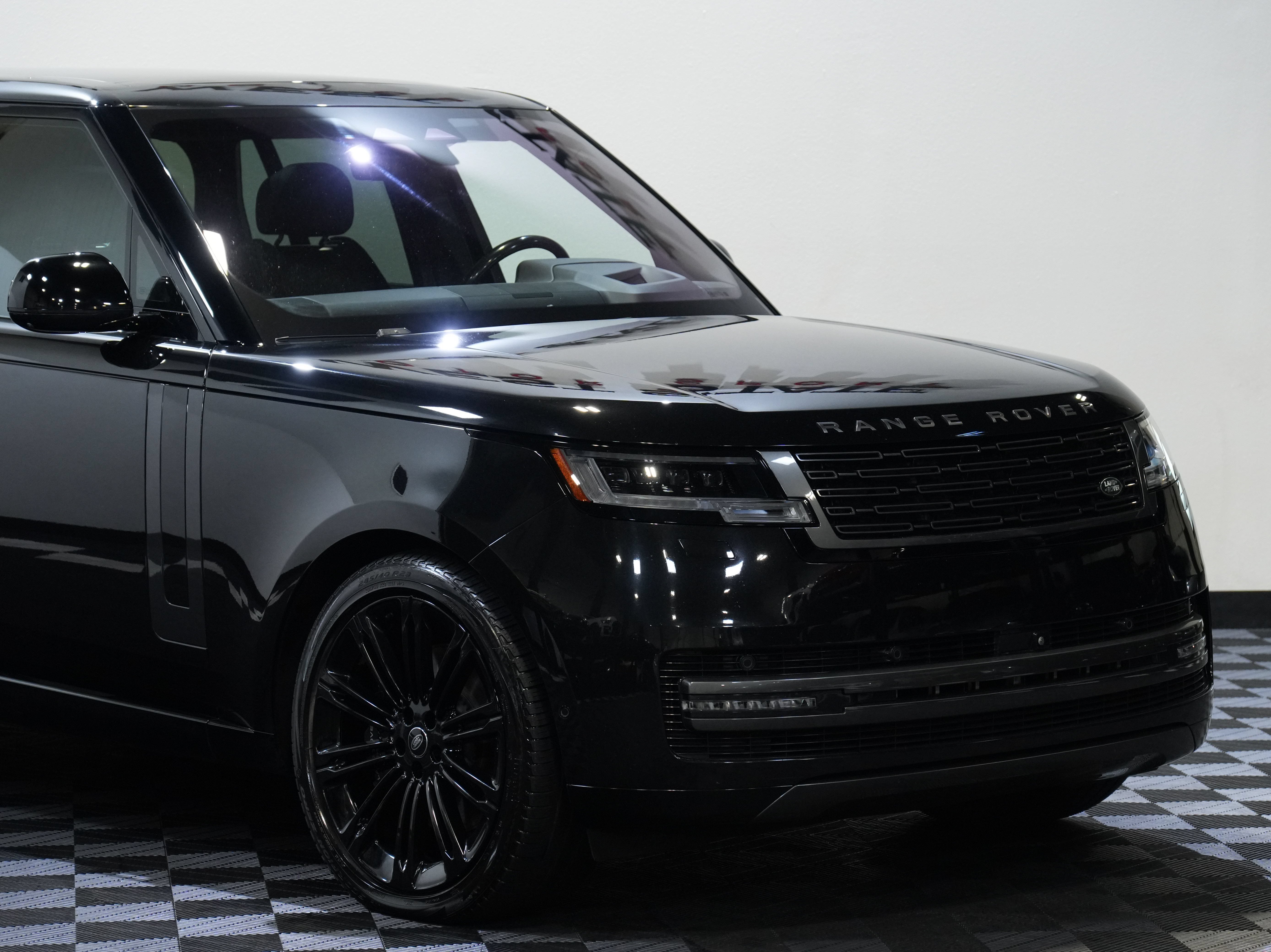 Used 2023 Land Rover Range Rover SE AWD/4WD image 9