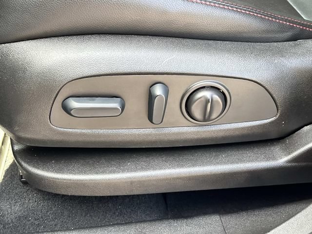 Used 2022 Chevrolet Equinox RS w/ RS Leather Package FWD image 29