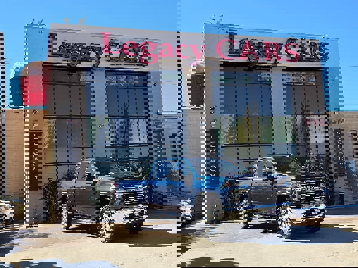 Used 2020 Chevrolet Silverado 2500 LTZ w/ LTZ Premium Package image 2