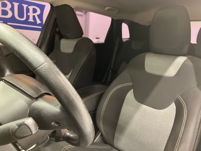 Used 2017 Jeep Cherokee Sport w/ Trailer Tow Group AWD/4WD image 22