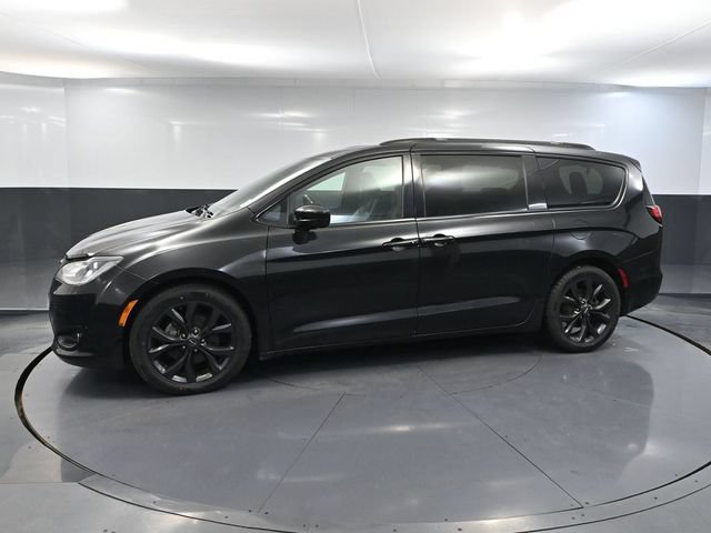 Used 2019 Chrysler Pacifica Touring-L Plus w/ Advanced Safetytec Group FWD image 11