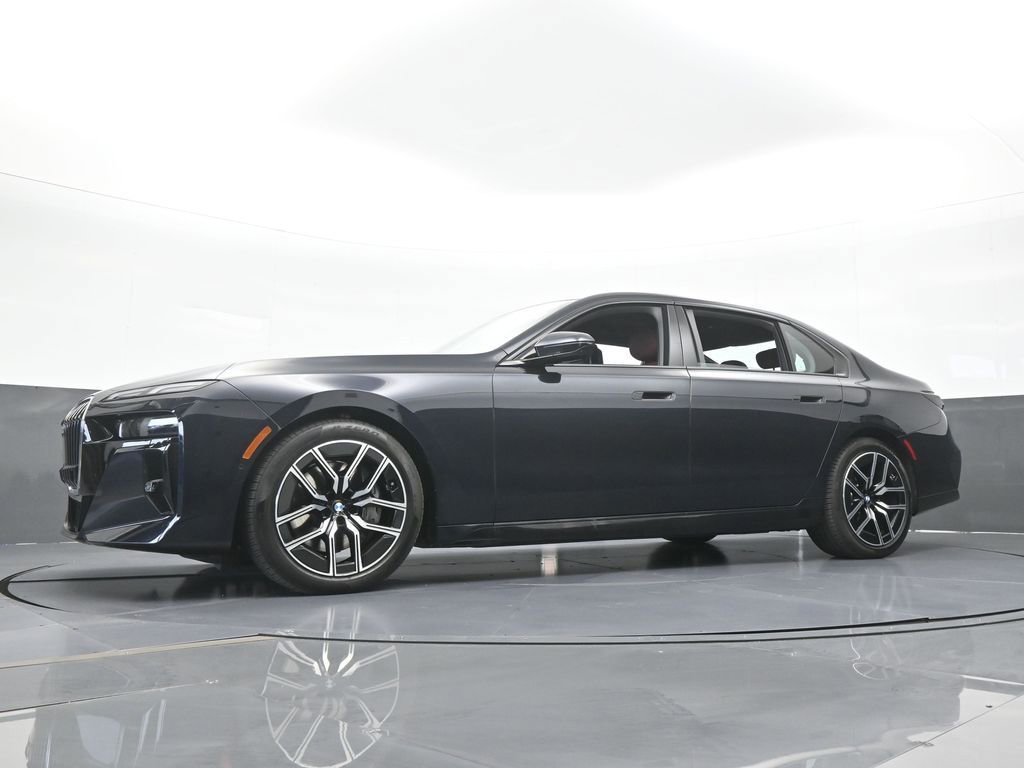 Used 2025 BMW 740i xDrive AWD/4WD image 65