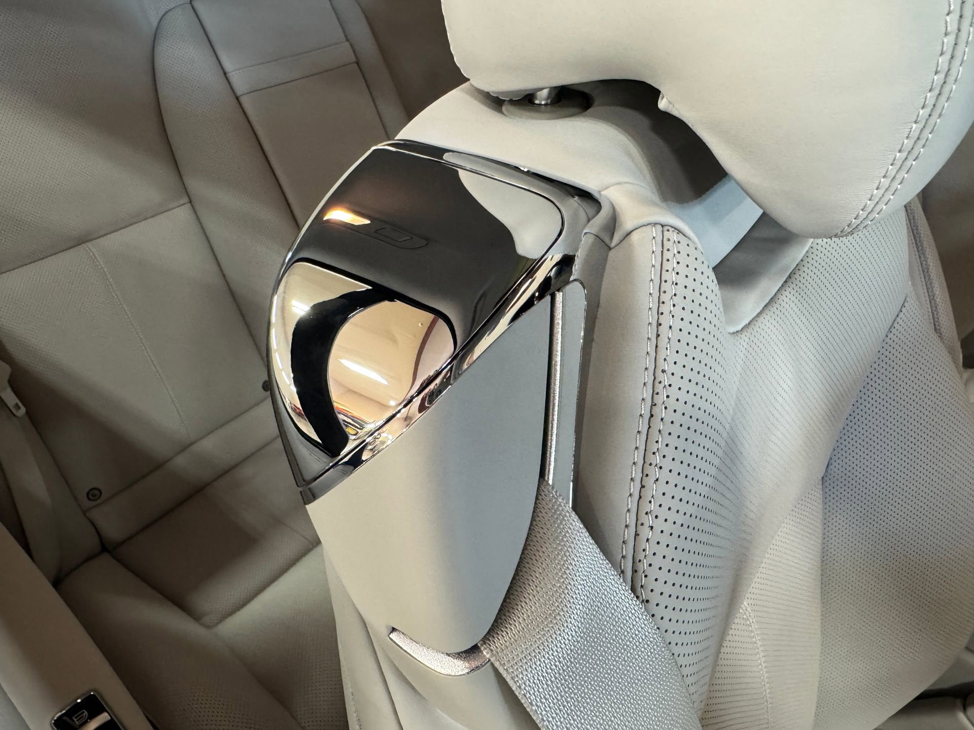 Used 2011 Mercedes-Benz CL 550 4MATIC image 28