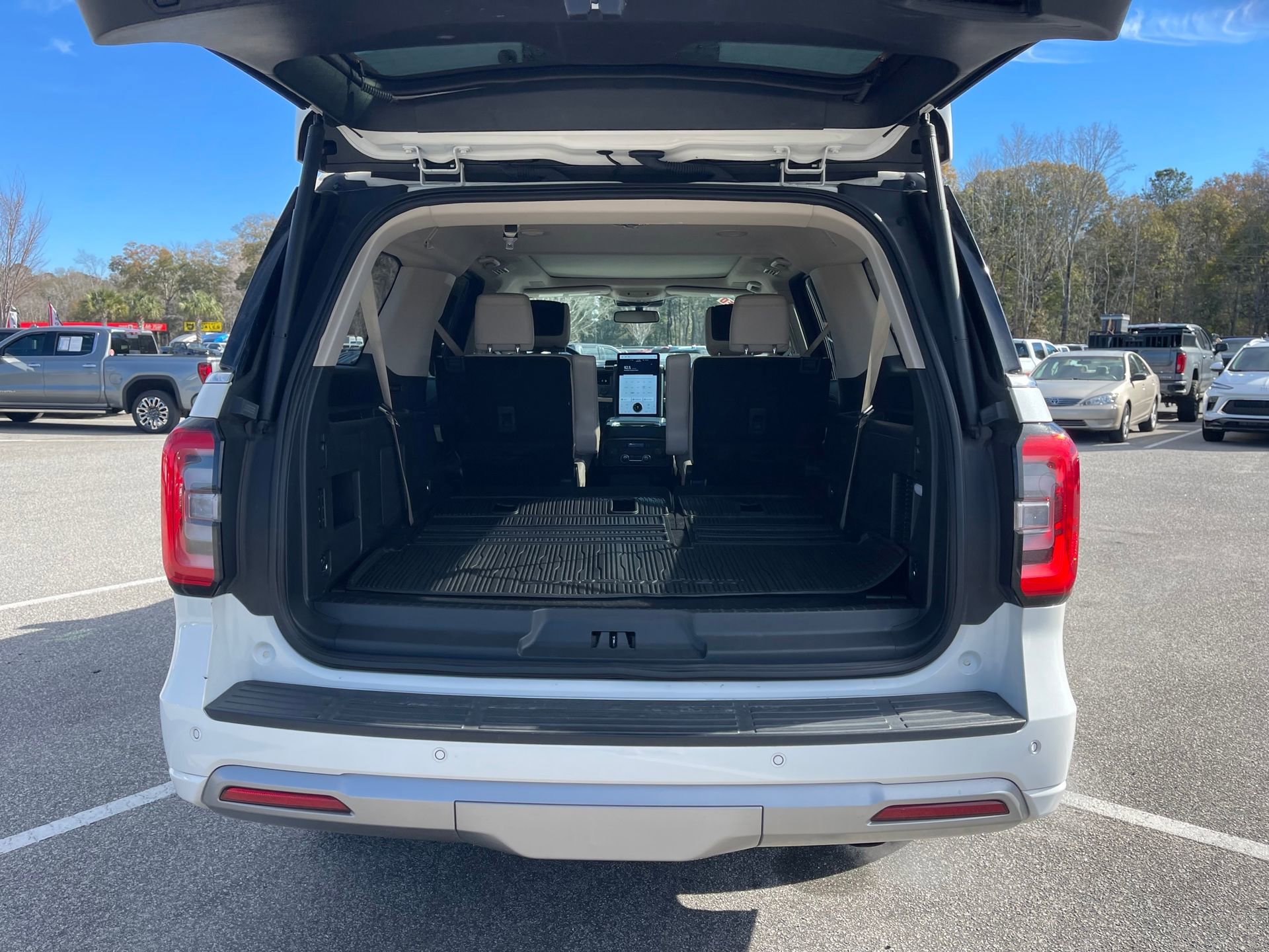 Used 2023 Ford Expedition Max Platinum image 23