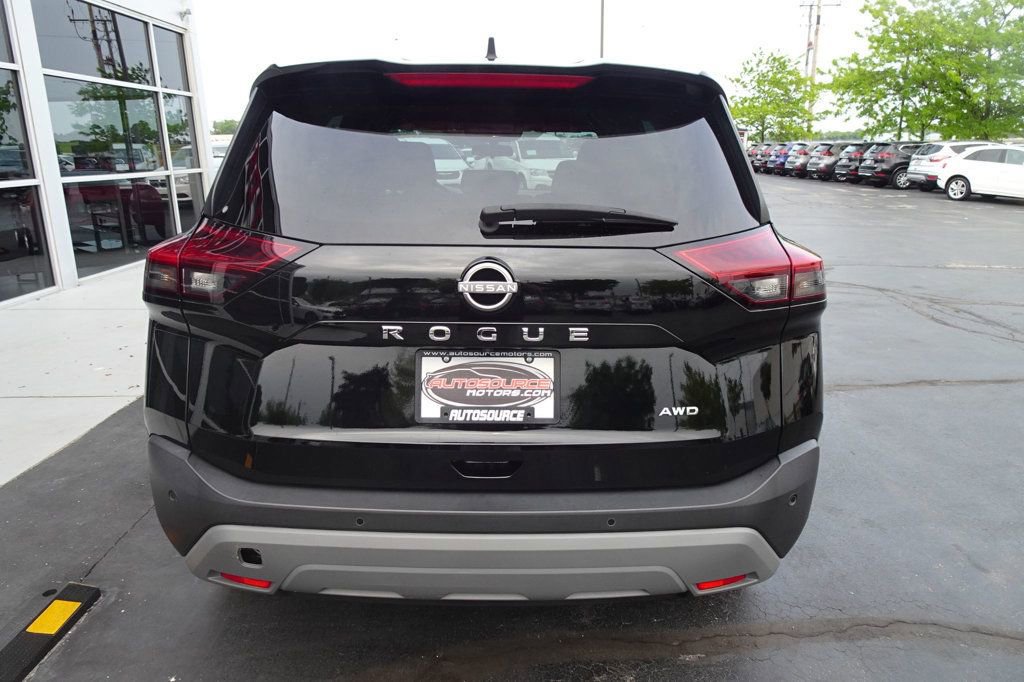Used 2023 Nissan Rogue S image 7