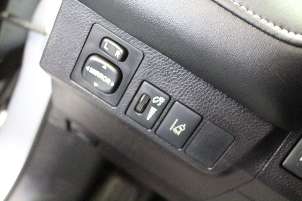 Used 2017 Toyota RAV4 XLE w/ Protection Package image 11