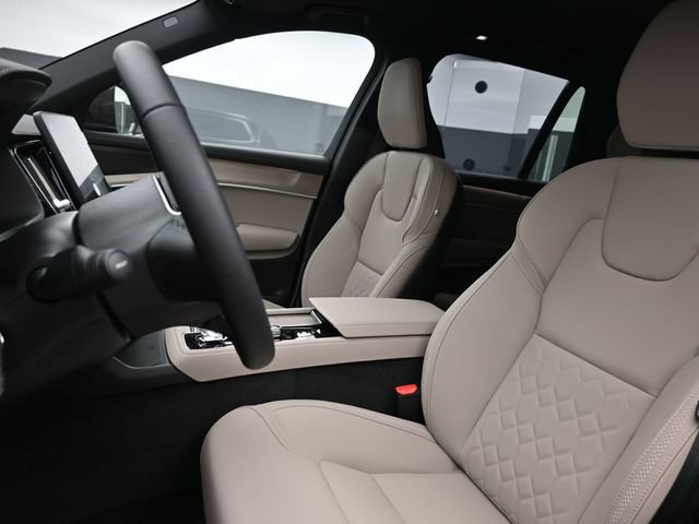 New 2026 Volvo XC90 B6 Plus w/ Protection Package Premier AWD/4WD image 9