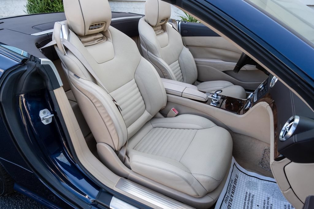 Used 2013 Mercedes-Benz SL 550 w/ Premium Pkg image 29