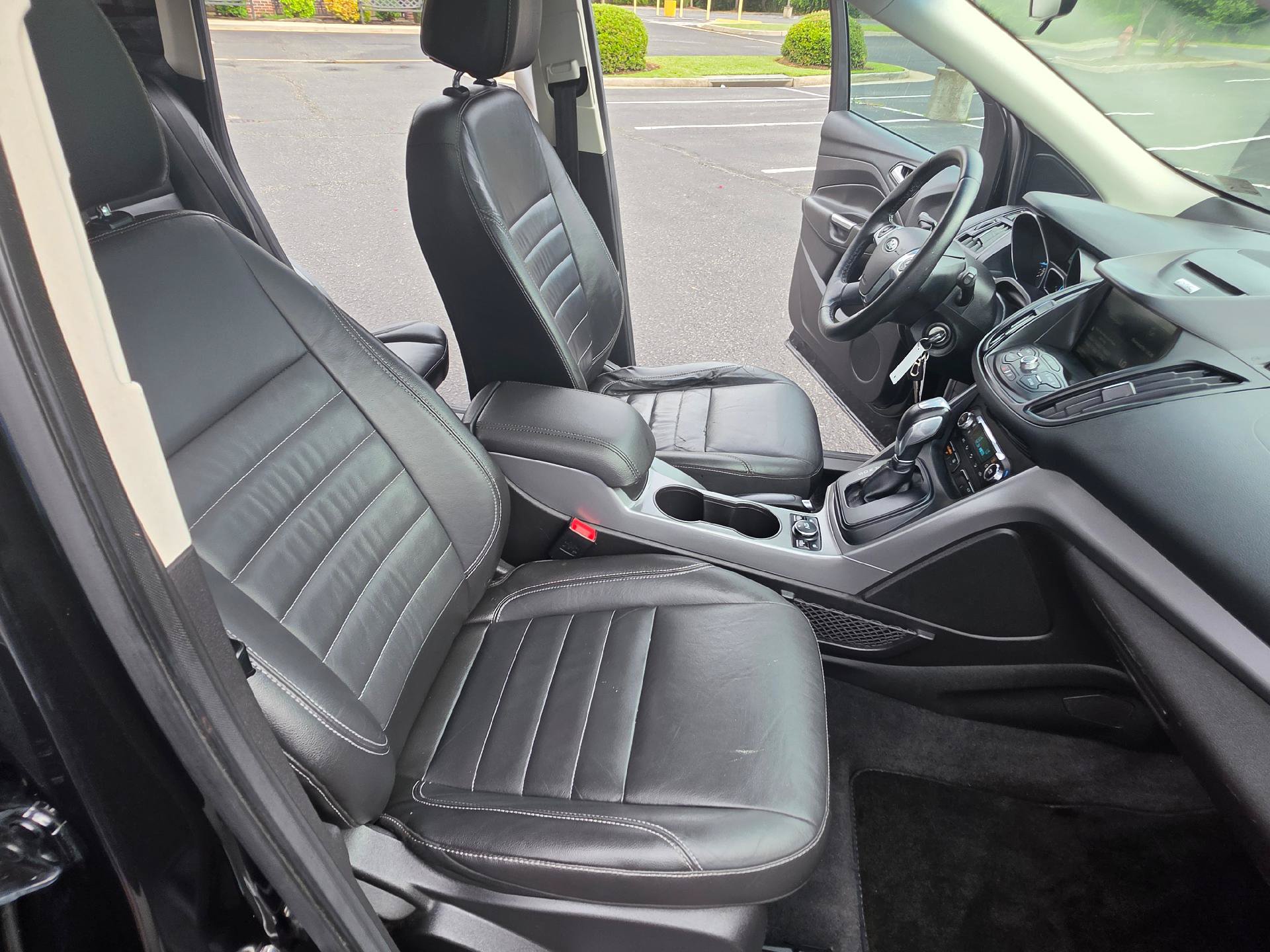 Used 2015 Ford Escape SE w/ Equipment Group 201A AWD/4WD image 11