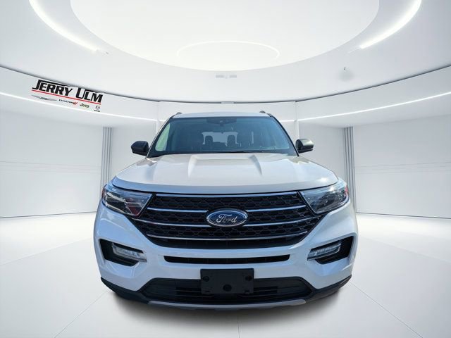 Used 2021 Ford Explorer XLT w/ Equipment Group 202A image 6
