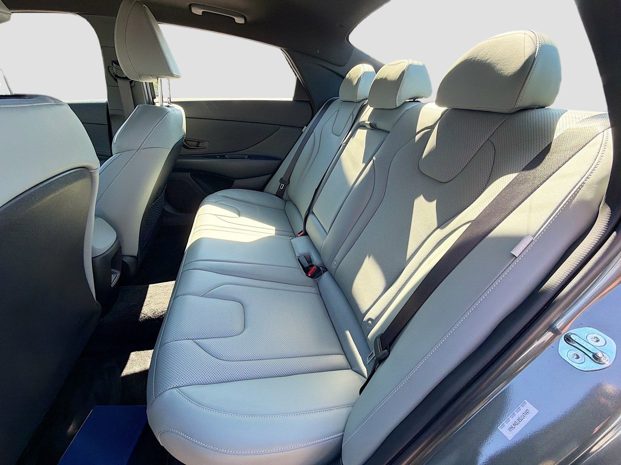 Used 2025 Hyundai Elantra Limited image 19