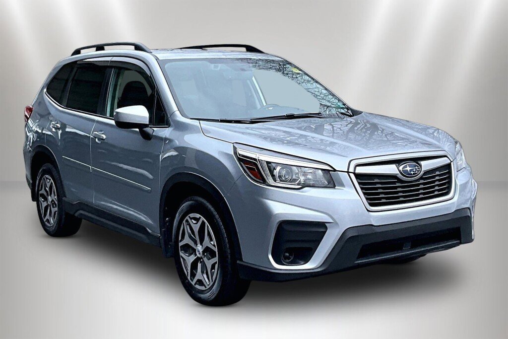 Used 2020 Subaru Forester Premium image 1