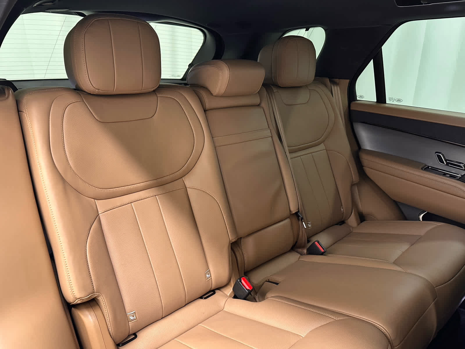 Used 2024 Land Rover Range Rover Sport SE image 21