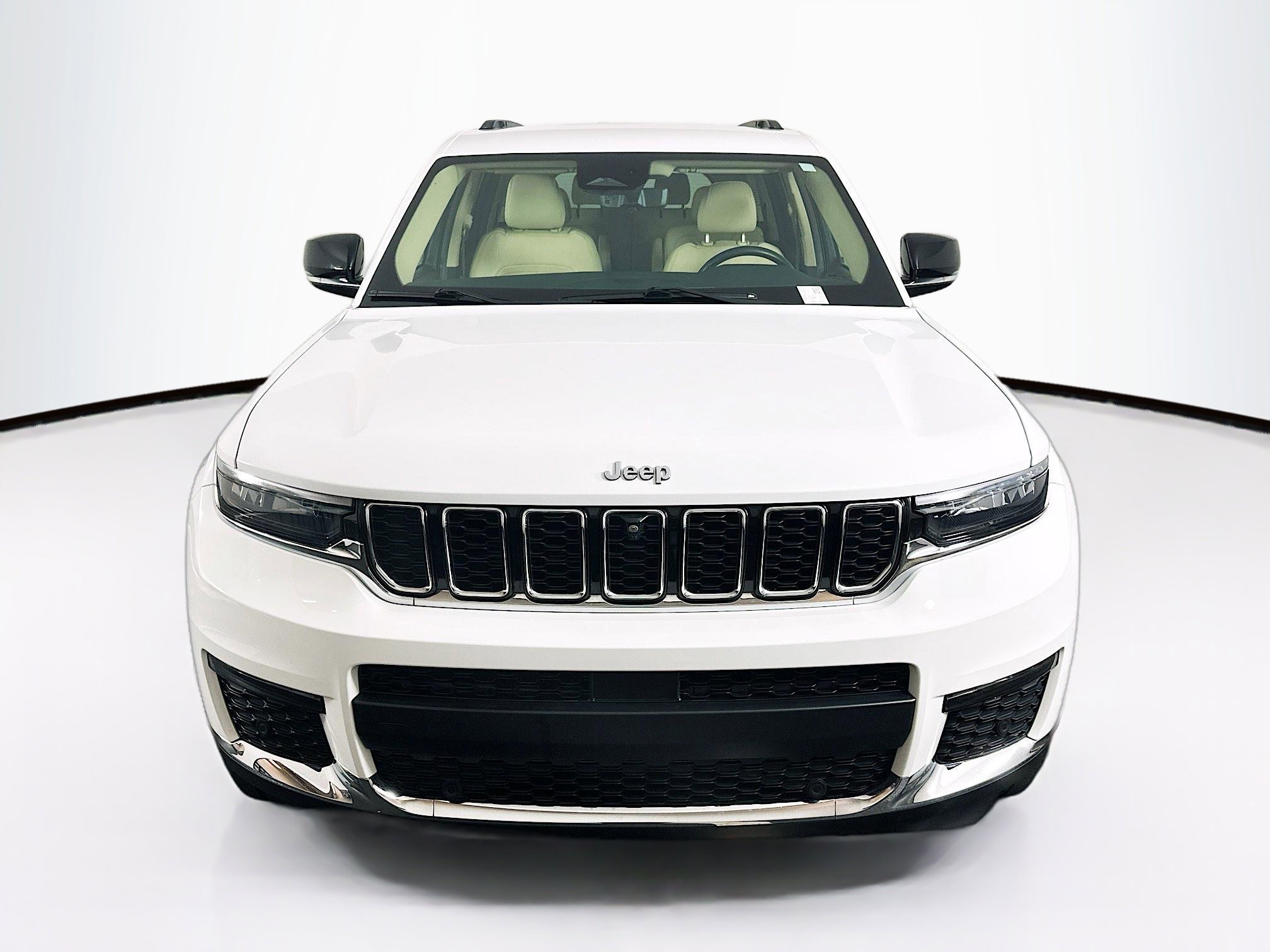 Used 2021 Jeep Grand Cherokee L Limited w/ Luxury Tech Group II image 2