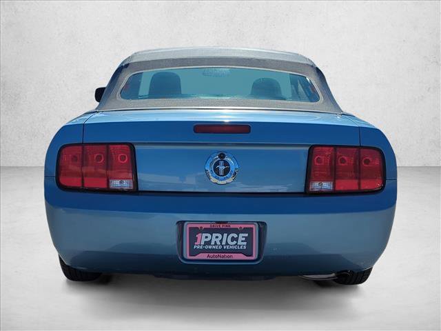 Used 2007 Ford Mustang Deluxe image 6