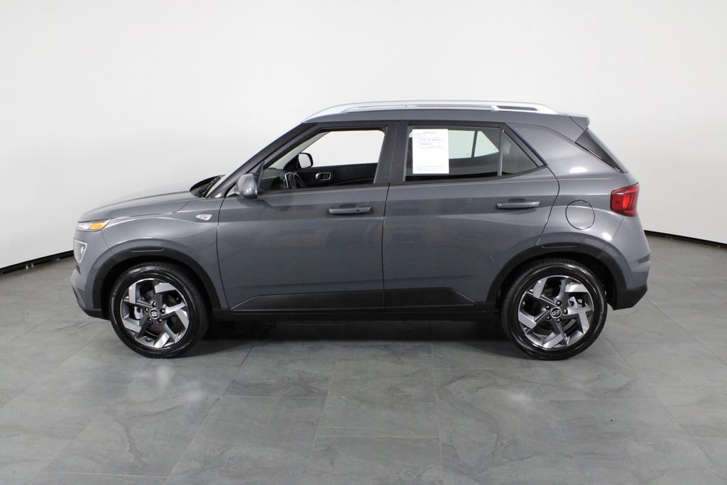 Used 2026 Hyundai Venue SEL FWD image 14