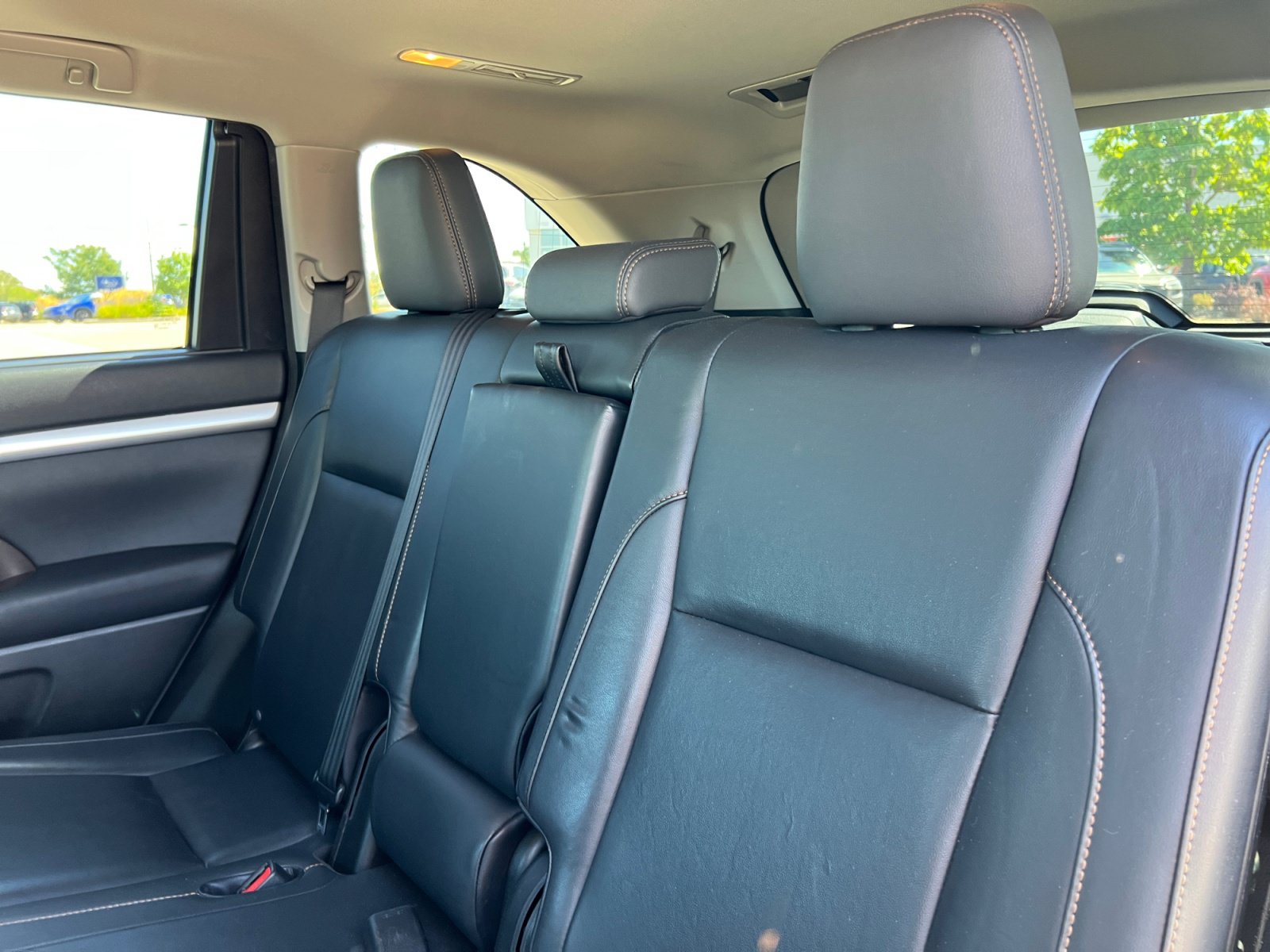 Used 2015 Toyota Highlander XLE AWD/4WD image 17