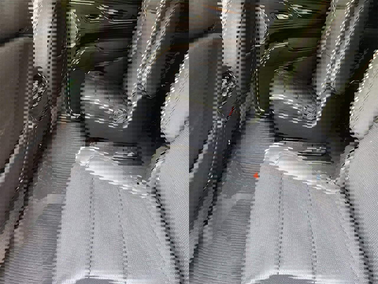 Used 2024 Cadillac Escalade Sport w/ LPO, ONYX Package image 29