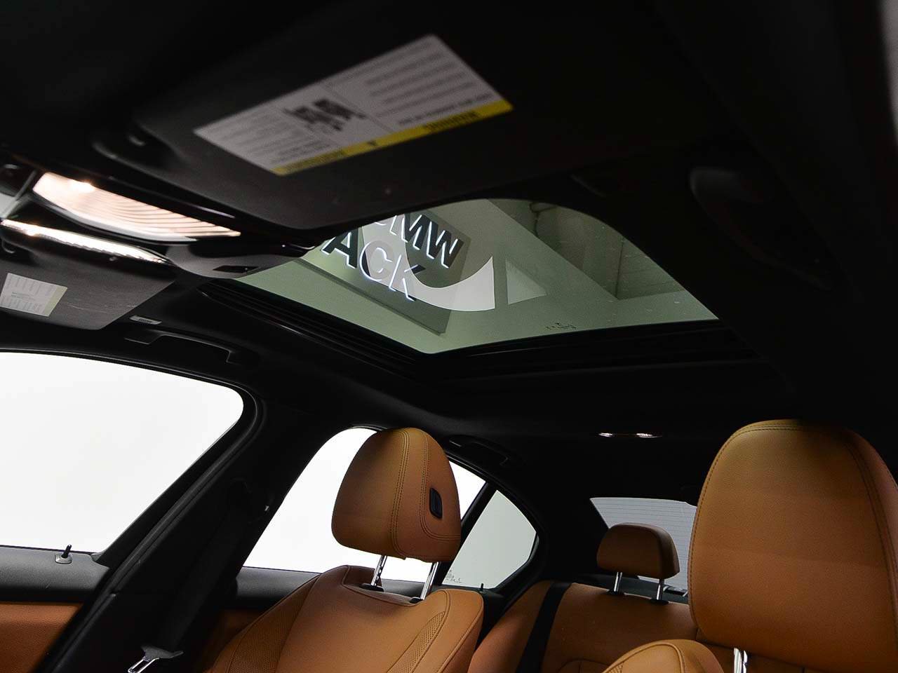 Used 2024 BMW 330e w/ M Sport Package RWD image 7