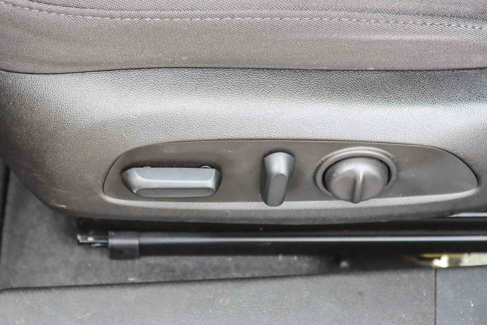 Used 2019 Chevrolet Malibu LT w/ Driver Confidence Package II image 19