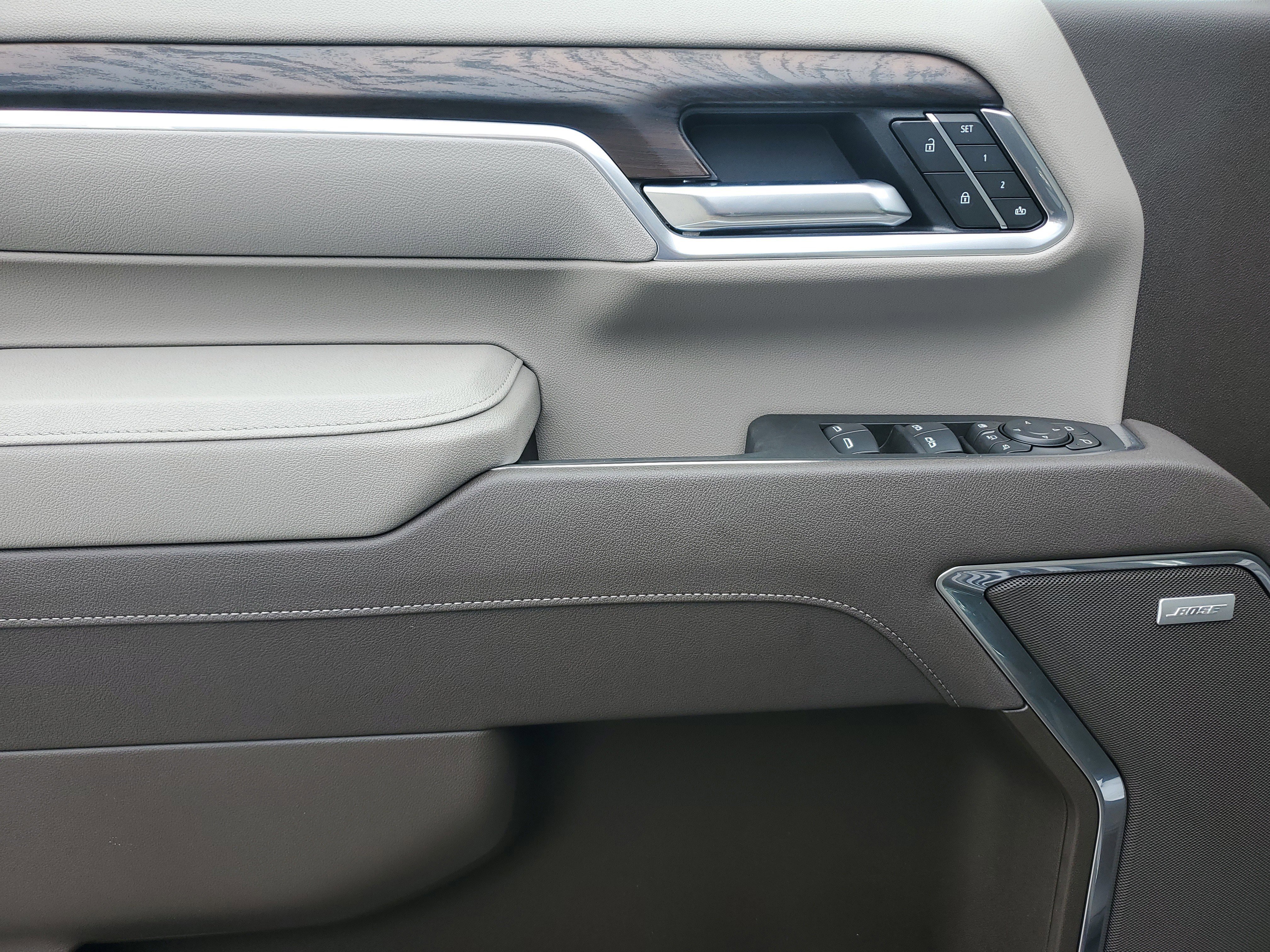 New 2025 GMC Sierra 2500 SLT w/ SLT Convenience Package image 21