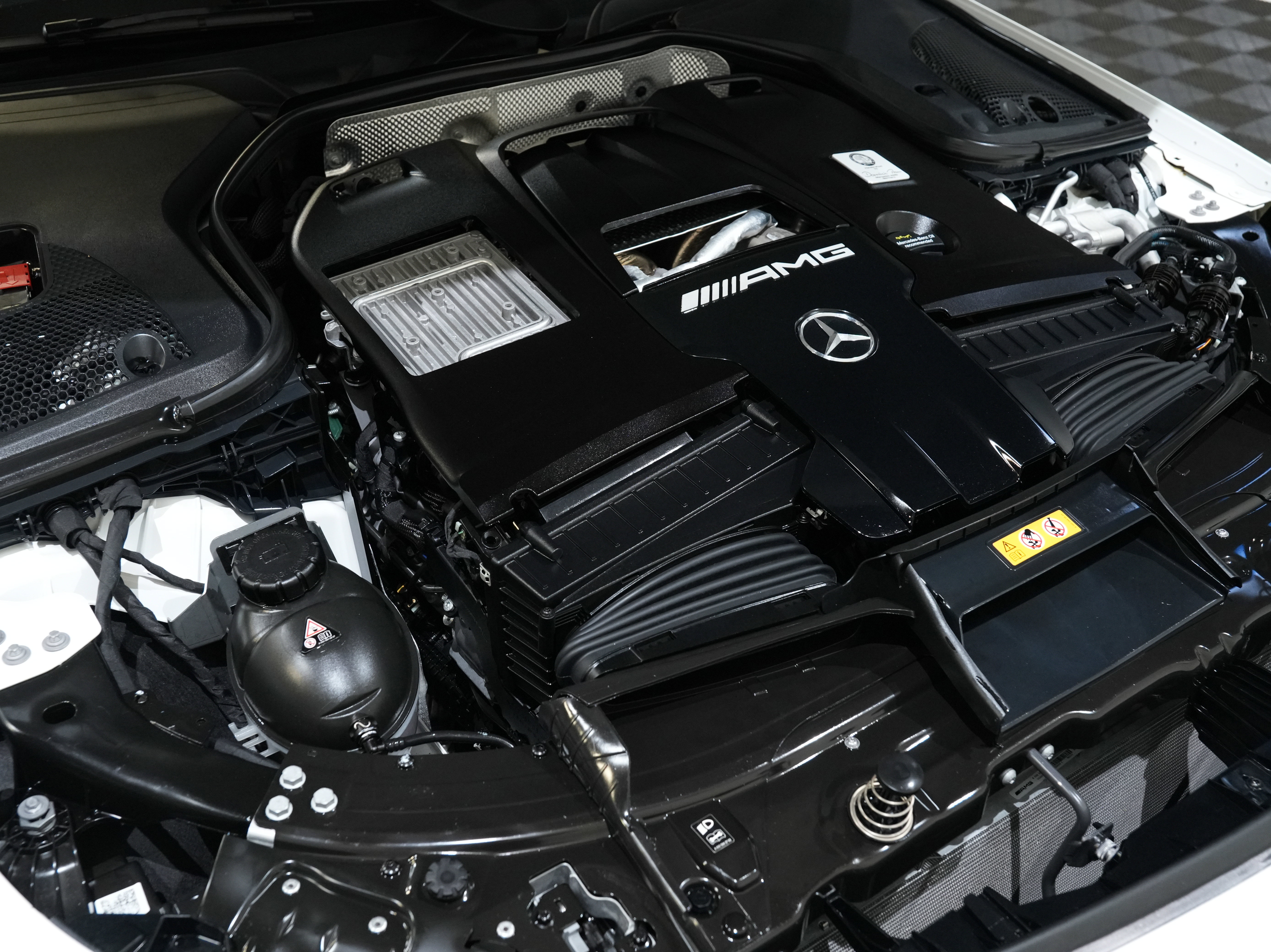 Used 2019 Mercedes-Benz AMG GT 63 w/ AMG Aerodynamics Package image 58