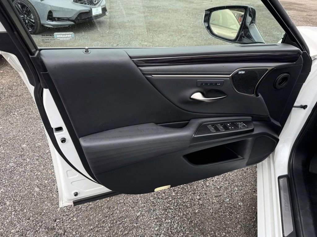 Used 2021 Lexus ES 300h w/ Premium Package image 14