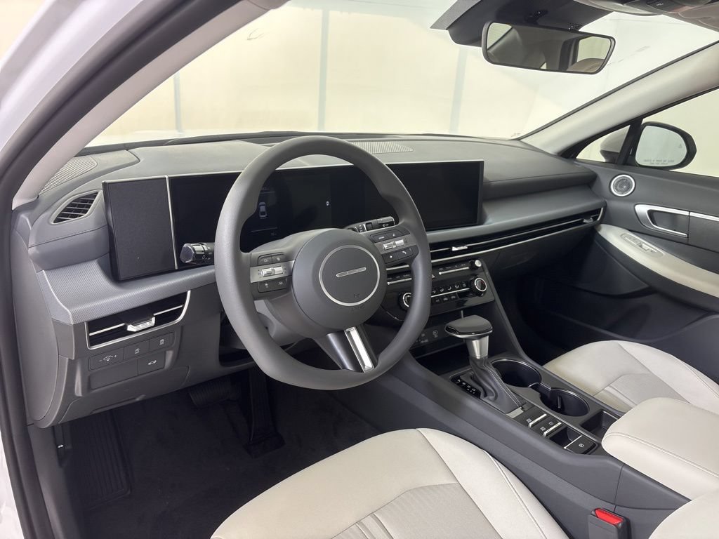 New 2026 Hyundai Sonata SE FWD image 17