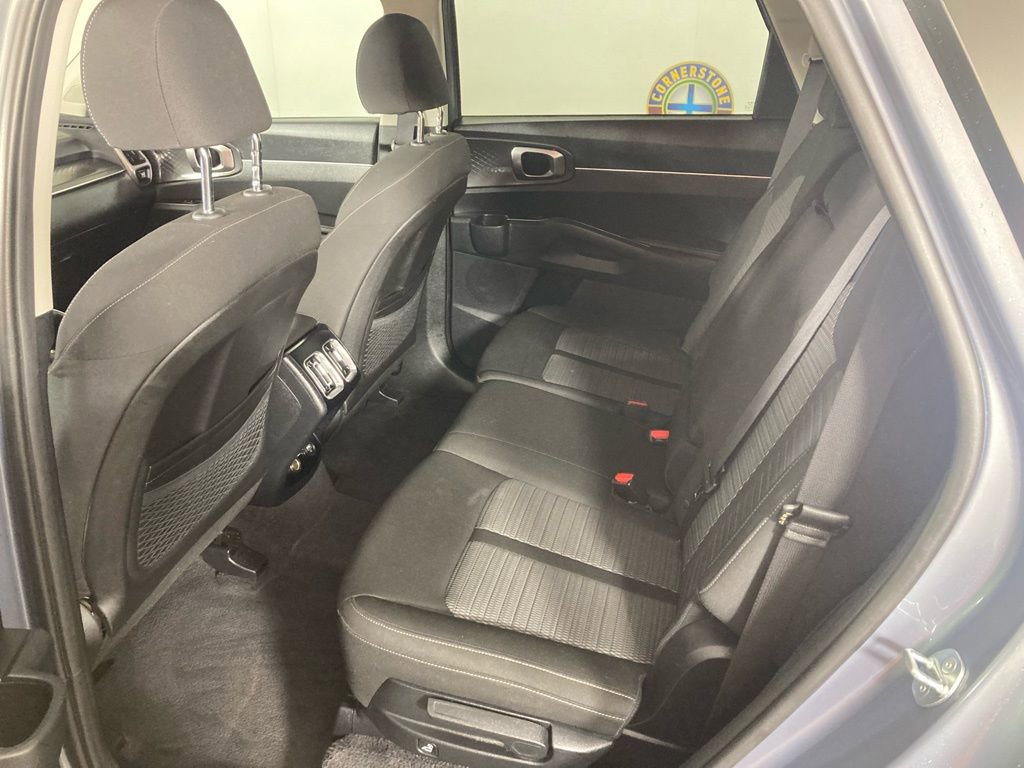 Certified 2023 Kia Sorento LX AWD/4WD image 13