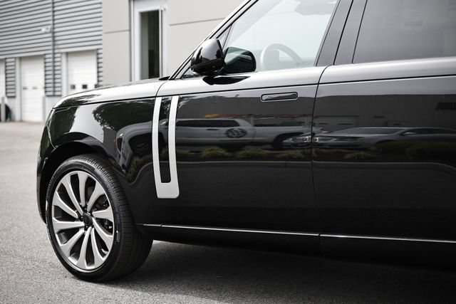 New 2026 Land Rover Range Rover Long Wheelbase Autobiography AWD/4WD image 9