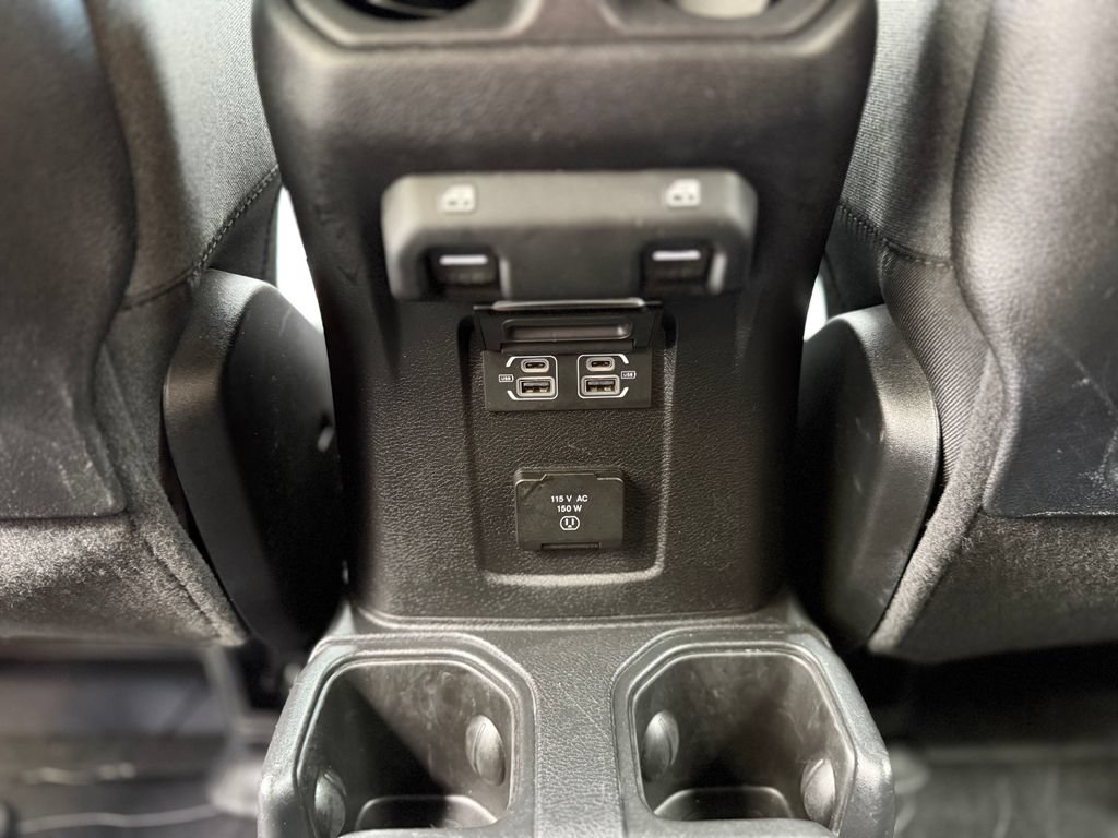 Used 2025 Jeep Wrangler Unlimited Rubicon w/ Safety Group AWD/4WD image 28