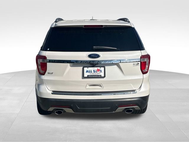 Used 2018 Ford Explorer XLT w/ Equipment Group 202A image 8